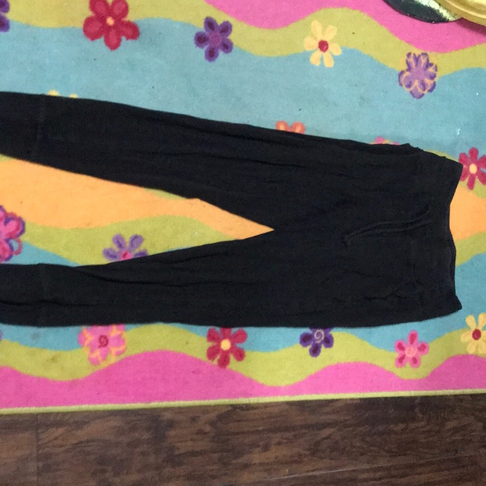 These ofc are pants,black and medium